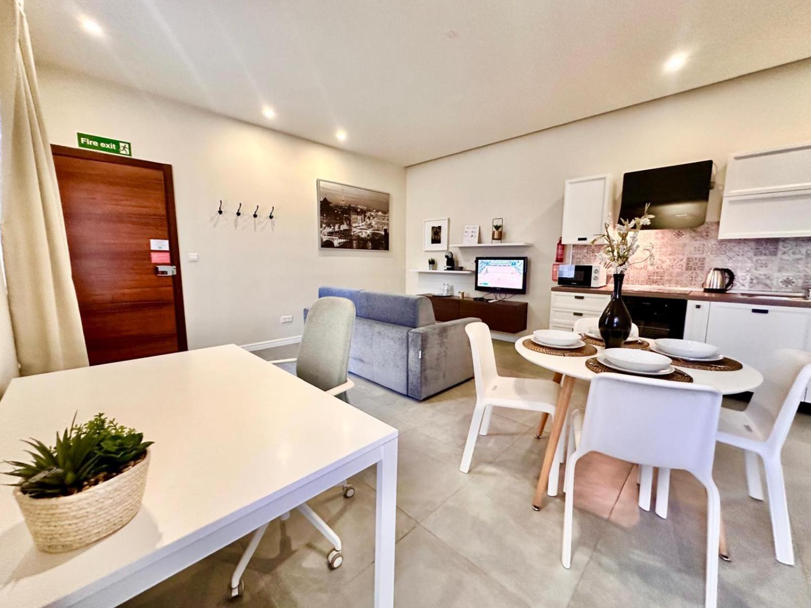 Charming Flat Off The Sea Front Apartment Gzira Exterior photo